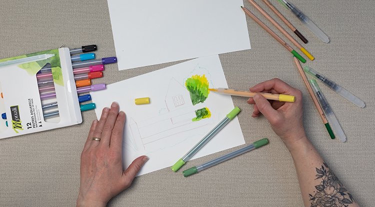/content/dam/cultura-one/les-tutos/2025/printemps-de-l'aquarelle---ba/tuto-3-monali/TUTO_CMS_Feutres-Crayons-ETAPE-2-web.jpg