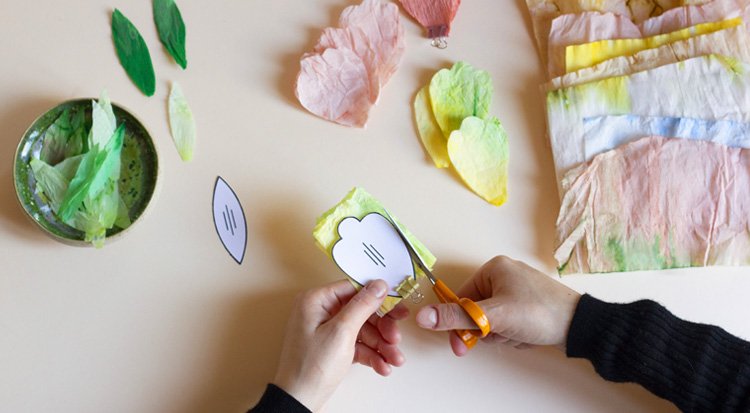 /content/dam/cultura-one/les-tutos/2025/printemps-paques-2025/tuto-bouquet-de-fleurs-papier-crepon-teinte/Tuto bouquet de fleurs papier crépon teinté 2__ WEB TUTO.jpg