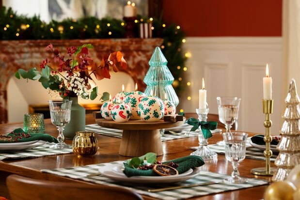 /content/dam/cultura-one/les-tutos/2025/projets-aca-noël-2025/inspiration-bougie-boule-de-noel-avec-graine-créative-/TUTO_CMS_Format_etape-Bougies_horizontale_5443X3629.jpg