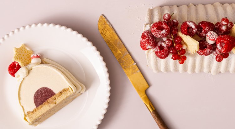 /content/dam/cultura-one/les-tutos/2025/projets-aca-noël-2025/tuto-bûche-de-noël-fruits-rouges-pistache-avec-scrapbooking-/9.TUTO_CMS_bûche framboise pistache.jpg
