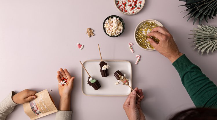 /content/dam/cultura-one/les-tutos/2025/projets-aca-noël-2025/tuto-sucette-chocolat-chaud/5.tuto_CMS-750x413-sucette-chocolat.jpg