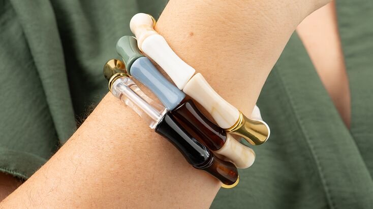 /content/dam/cultura-one/les-tutos/2025/projets-ete-aout-septembre/inspirations-bijoux-créalia/TUTO_CMS_Format_etape-Bracelets_Tube_Vignette.jpg