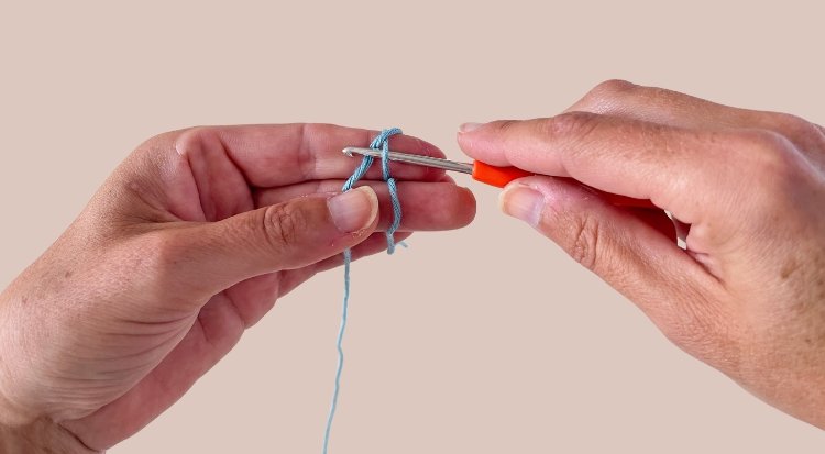 /content/dam/cultura-one/les-tutos/2025/projets-ete-juin-juillet/point-crochet-cercle-magique/TUTO_CMS_Cercle magique 2 - Sac crochet été granny.jpg