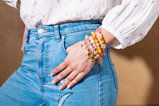 /content/dam/cultura-one/les-tutos/2026/projets-aca/pâques-printemps/inspiration-bracelets-printaniers/TUTO_CMS_Format_etape-Bracelets_Horizontale1.jpg