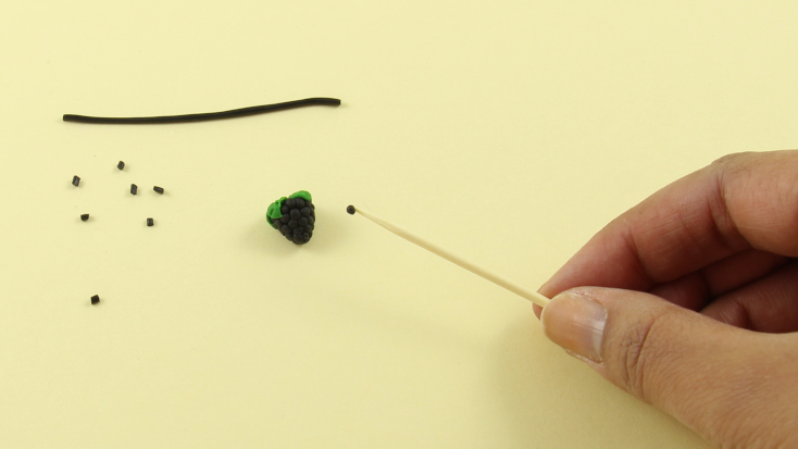 /content/dam/cultura-one/les-tutos/2026/projets-aca/pâques-printemps/marché-miniature-en-pâte-fimo/3. TUTO_CMS_Tuto Marché miniature en pâte Fimo avec Graine Créative.jpg