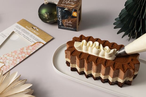 /content/dam/cultura-one/les-tutos/2026/projets-aca/tutos-noël-2026/bûche-de-noël-chocolat/TUTO_CMS_Format_etape-cultura-buche-3chocolats-HD-paysage-8.jpg