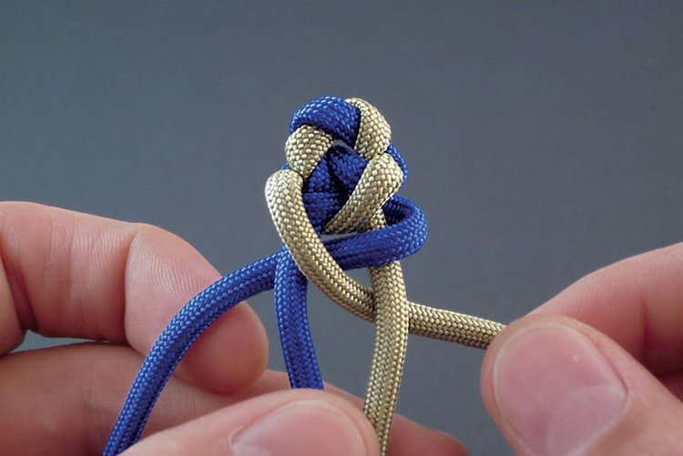 /content/dam/cultura-one/les-tutos/m1/2015/bracelet-dent-de-requin/14.jpg