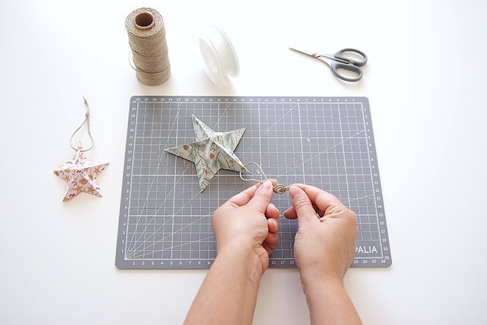 /content/dam/cultura-one/les-tutos/m1/2019/noel/papeterie/etoile_origami/13.jpg