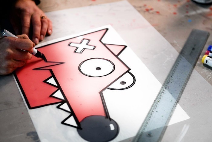 /content/dam/cultura-one/les-tutos/m1/2020/graff_en_live/pebeo/1.jpg