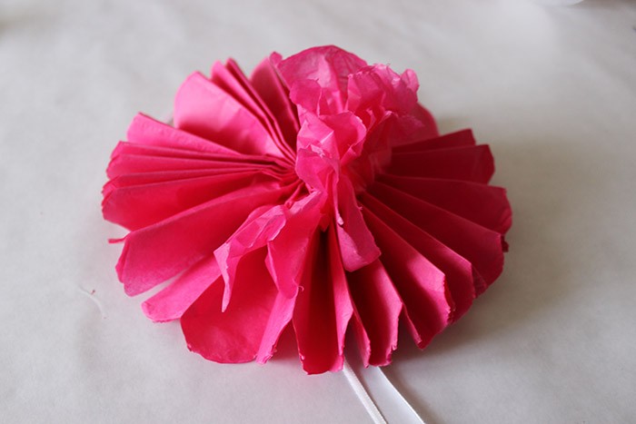 /content/dam/cultura-one/les-tutos/m1/mariage_romantique/pompons/RO-POMPON_1_8.jpg