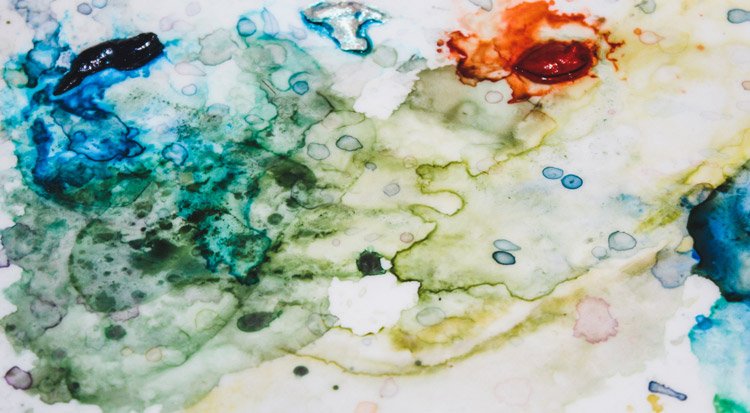 /content/dam/cultura-one/sélections/beaux-arts/techniques-peinture-acrylique/TUTO_CMS_diluer_acrylique.jpg