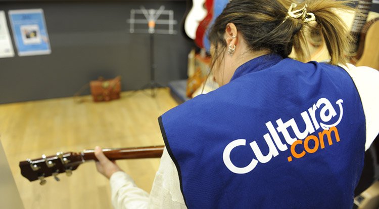 /content/dam/cultura-one/sélections/idees-cadeaux/cadeau-pour-musicien/TUTO_CMS_Idee-cadeau-musicien-plongeoir.jpg